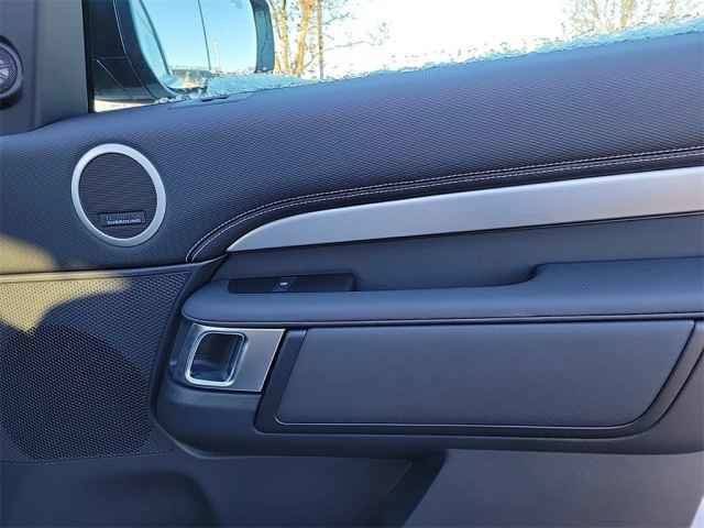 New 2025 Land Rover Discovery Dynamic SE AWD/4WD image 23
