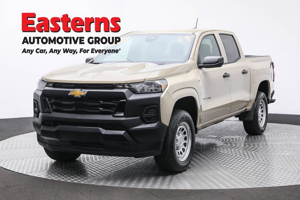 Used 2024 Chevrolet Colorado W/T image 1