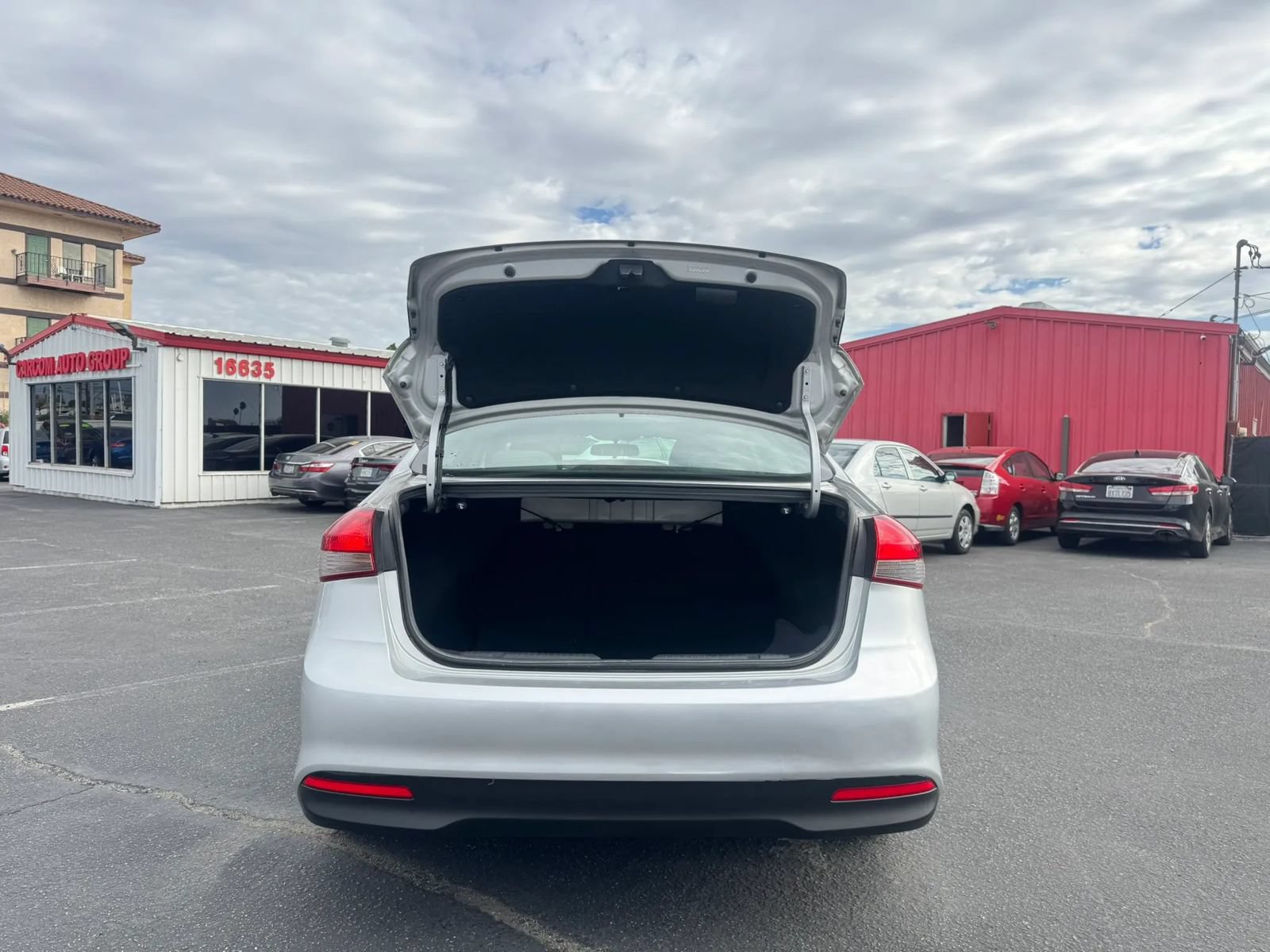 Used 2017 Kia Forte LX FWD image 8