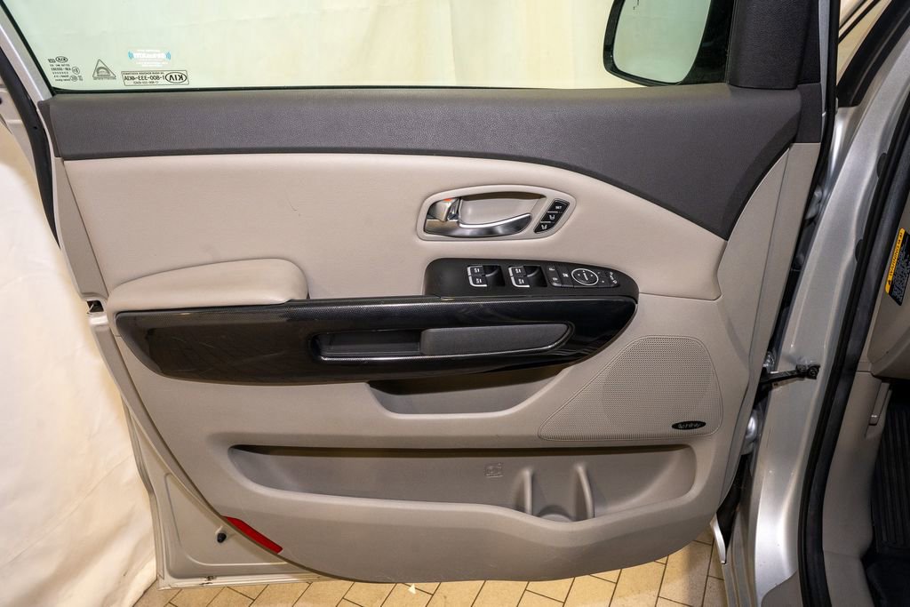 Used 2015 Kia Sedona SX image 12