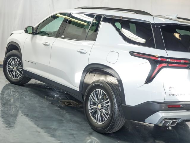 Used 2024 Chevrolet Traverse LT image 11