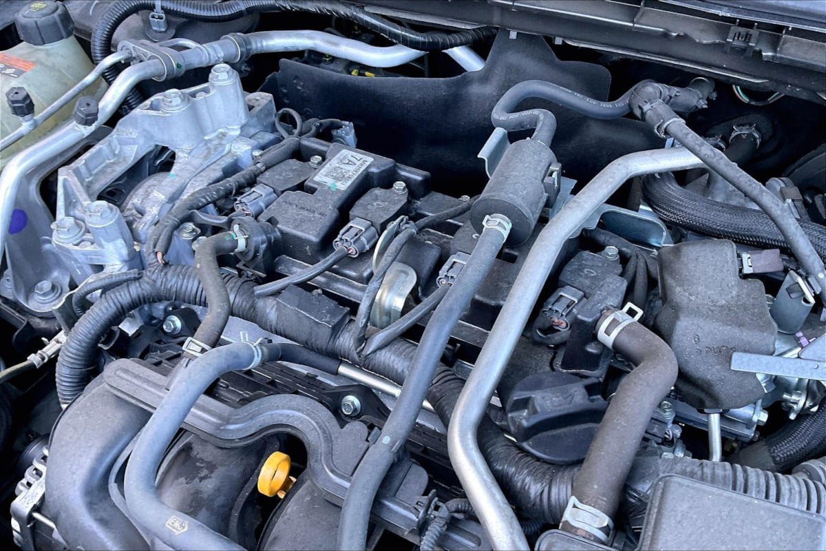 Used 2025 Nissan Kicks SR FWD image 33