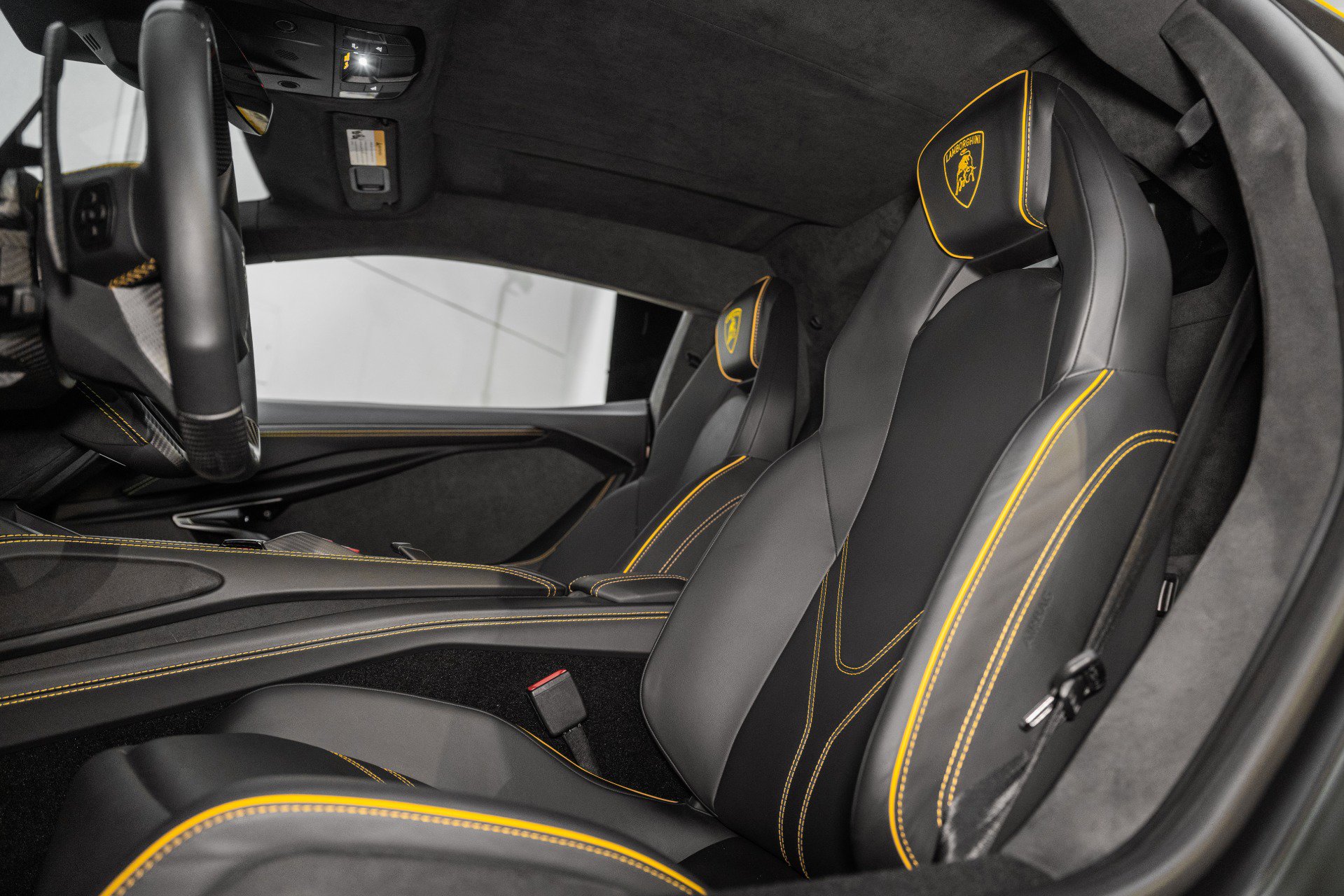 Used 2024 Lamborghini Revuelto image 24