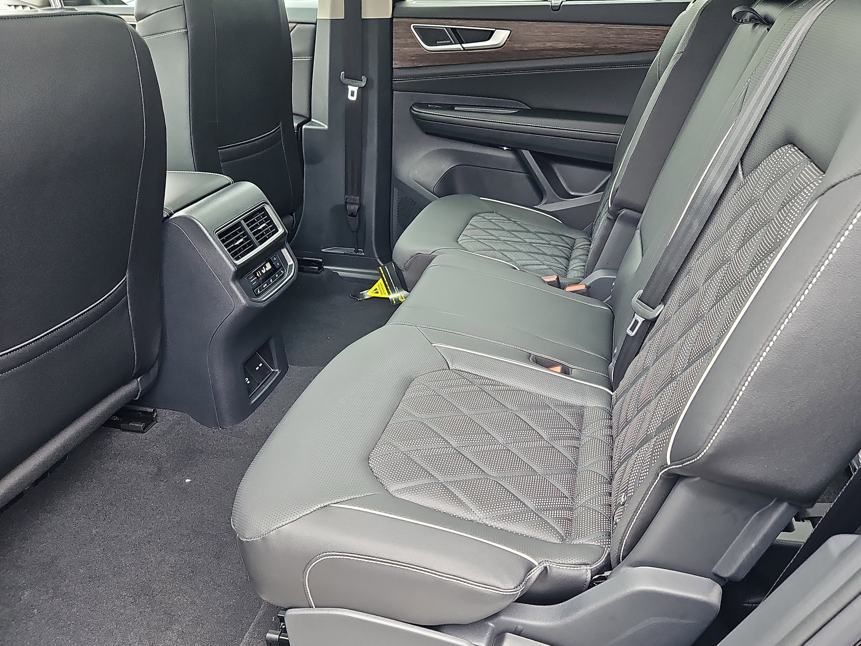 New 2026 Volkswagen Atlas SEL Premium R-Line image 22