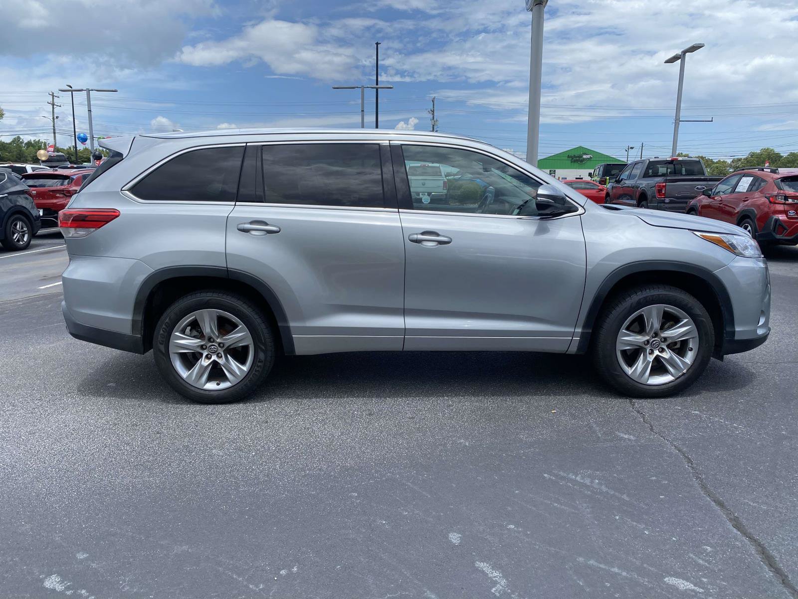Used 2017 Toyota Highlander Limited FWD image 8