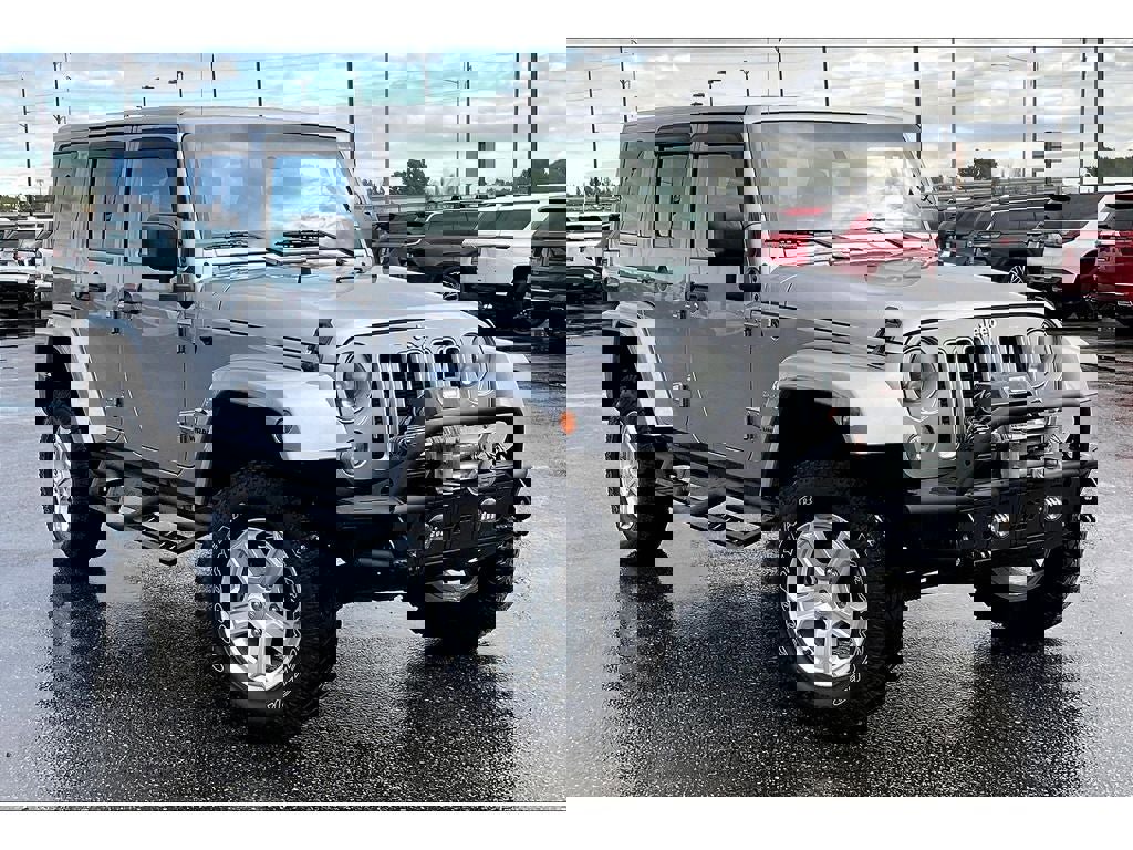 Used 2016 Jeep Wrangler Unlimited Sahara w/ Connectivity Group image 2