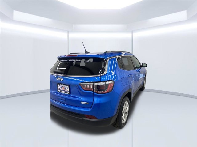 Used 2024 Jeep Compass Latitude AWD/4WD image 4