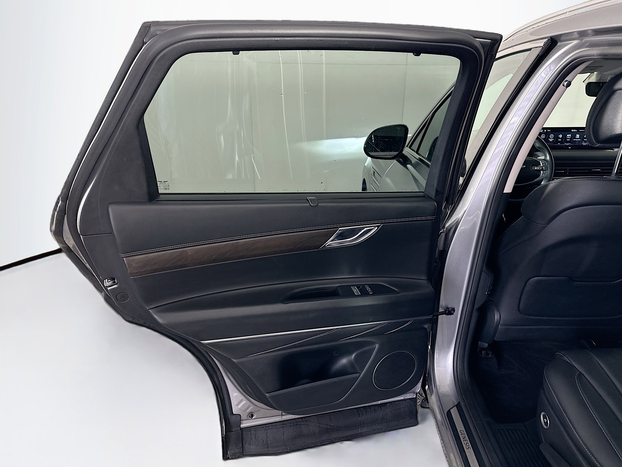 Used 2024 Genesis GV80 2.5T image 26