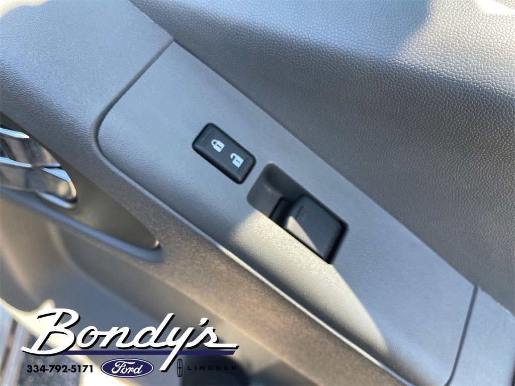 Used 2019 Nissan Frontier SV image 19