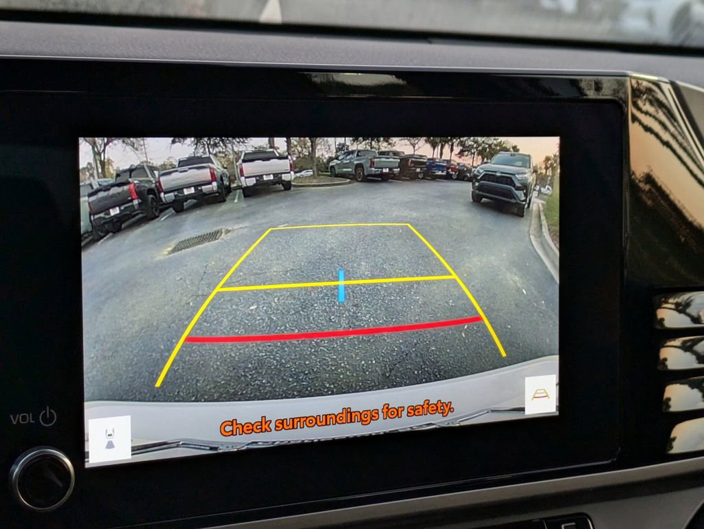 Certified 2025 Toyota Camry SE w/ Convenience Package image 22