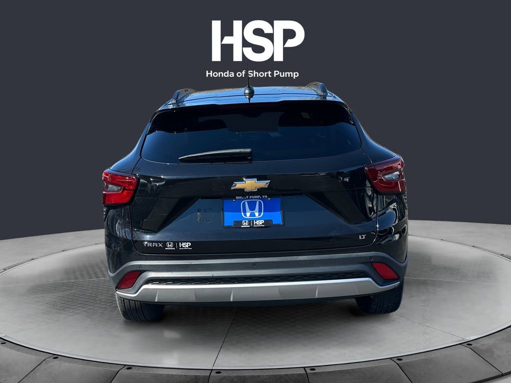 Used 2024 Chevrolet Trax LT w/ Driver Confidence Package image 4