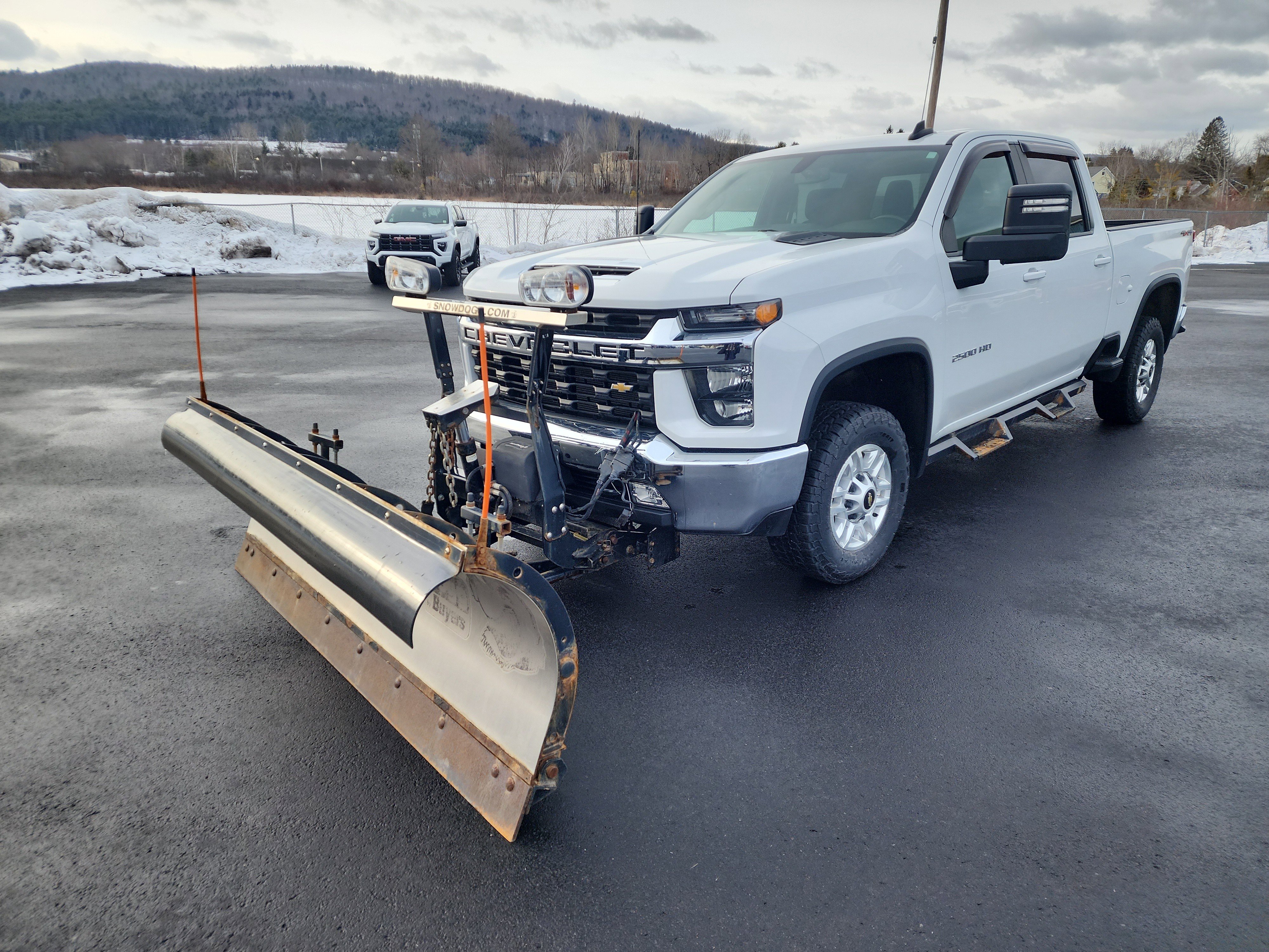 Certified 2022 Chevrolet Silverado 2500 LT w/ Convenience Package image 4