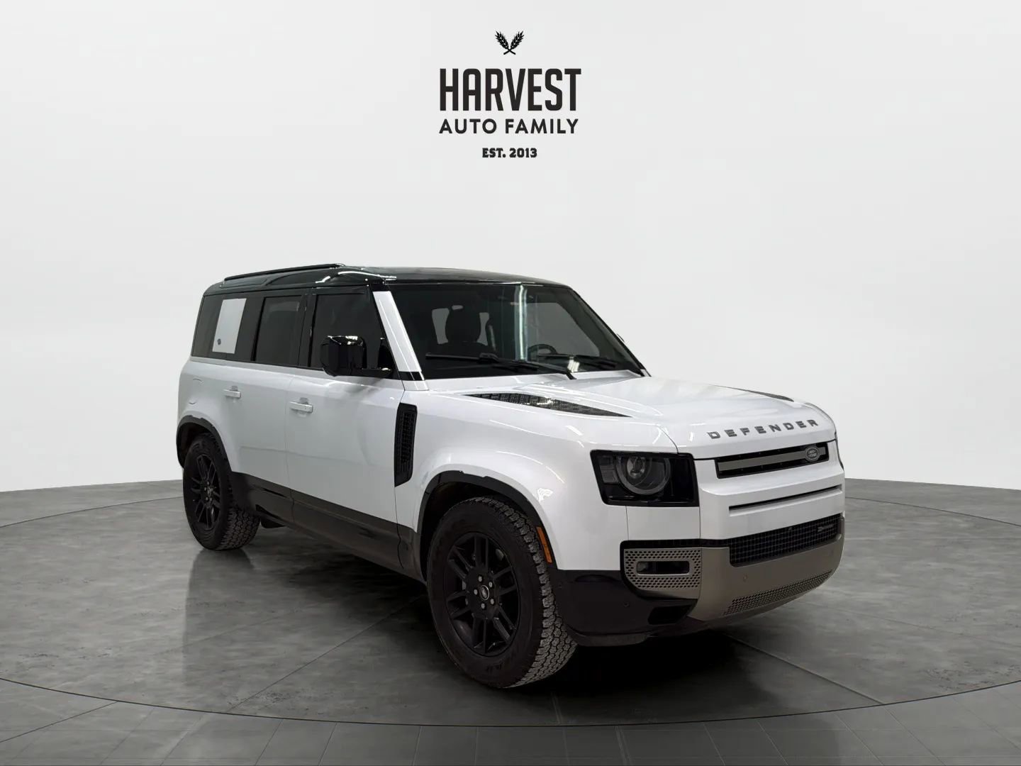 Used 2023 Land Rover Defender 110 X-Dynamic SE image 10