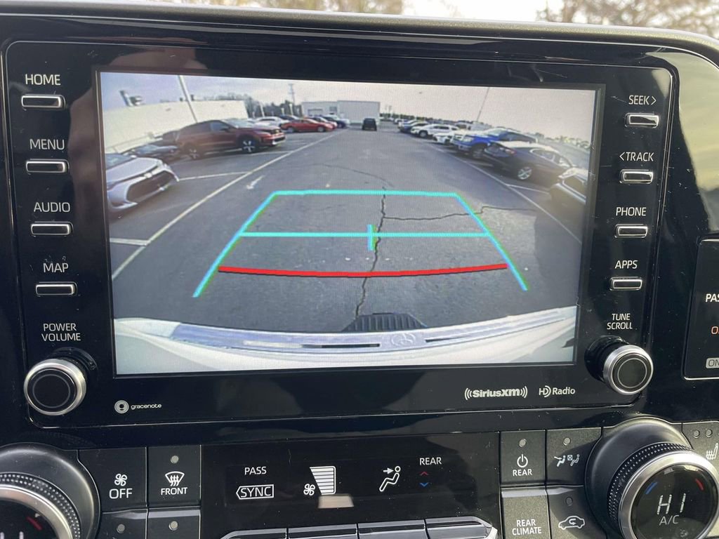 Used 2021 Toyota Highlander XLE image 41