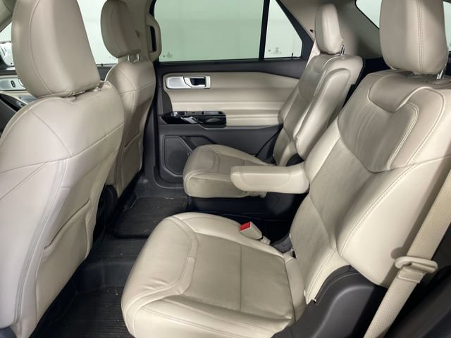 Used 2021 Ford Explorer Platinum w/ Equipment Group 601A AWD/4WD image 12