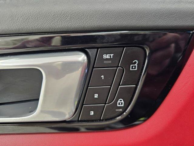 Used 2022 Porsche Cayenne Turbo S AWD/4WD image 32