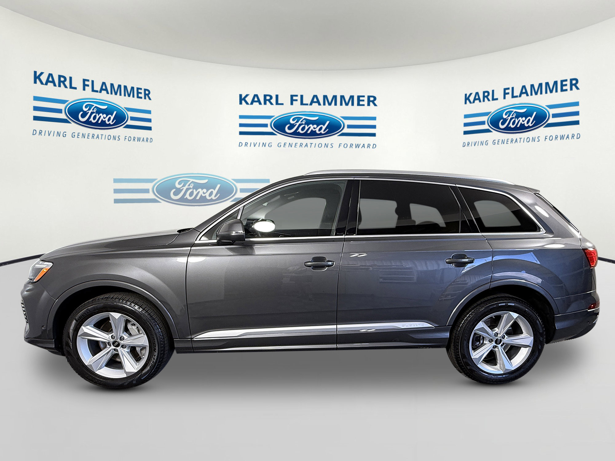 Used 2025 Audi Q7 2.0T Premium w/ Convenience Package image 5