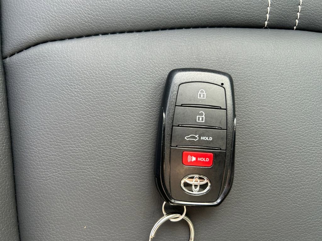 Used 2026 Toyota Corolla XLE FWD image 31