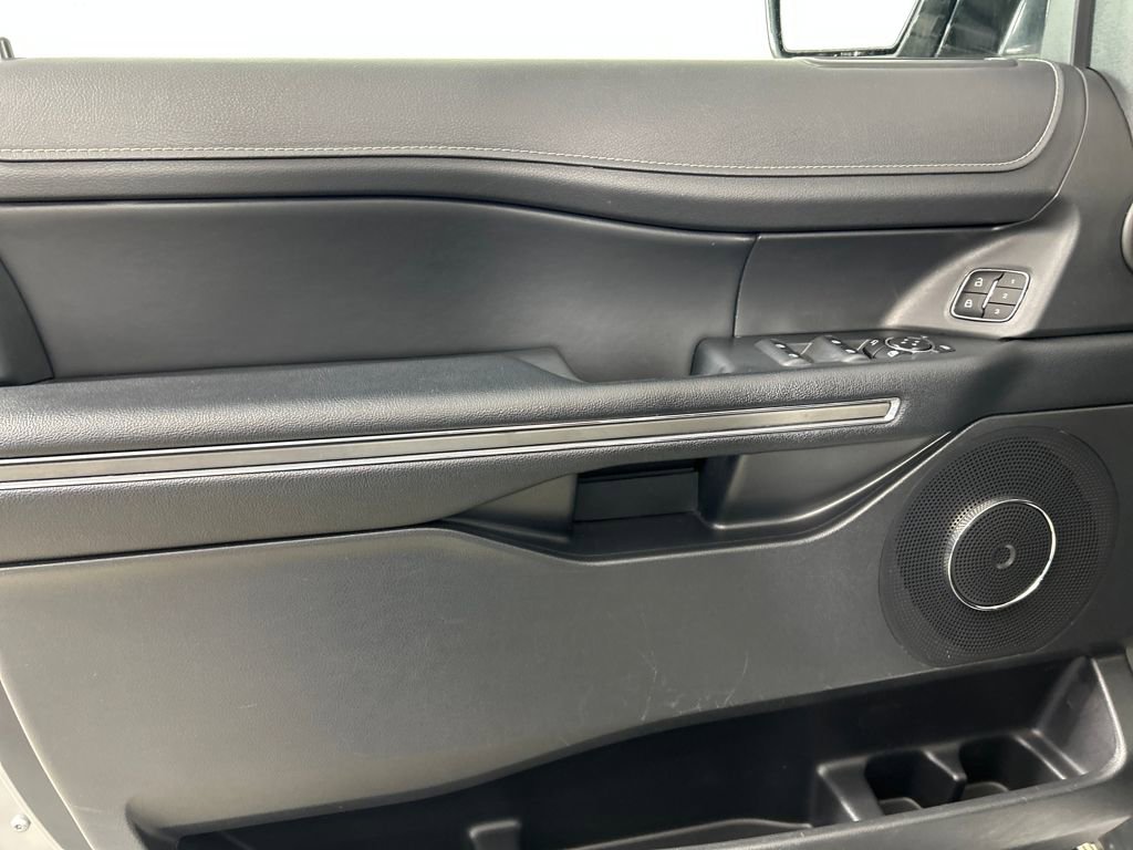 Used 2024 Ford Expedition XLT image 19