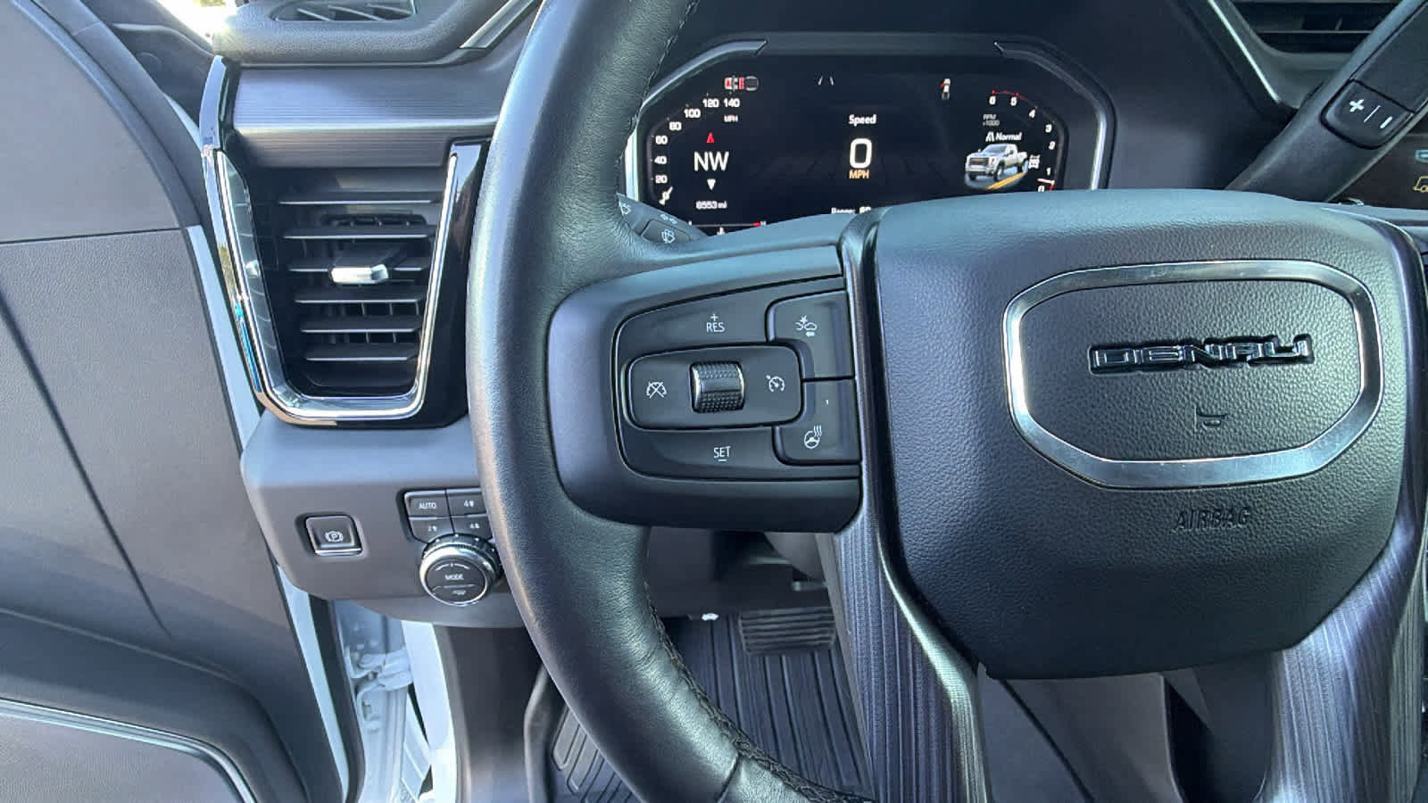 Used 2026 GMC Sierra 3500 Denali Ultimate AWD/4WD image 19