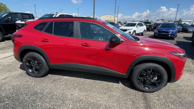 New 2026 Chevrolet Trax LT w/ Driver Confidence Package FWD image 3