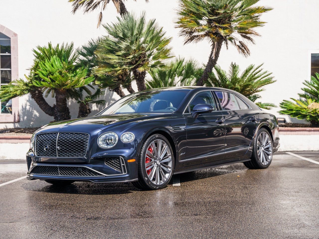 Used 2025 Bentley Flying Spur Plug-In Hybrid image 37