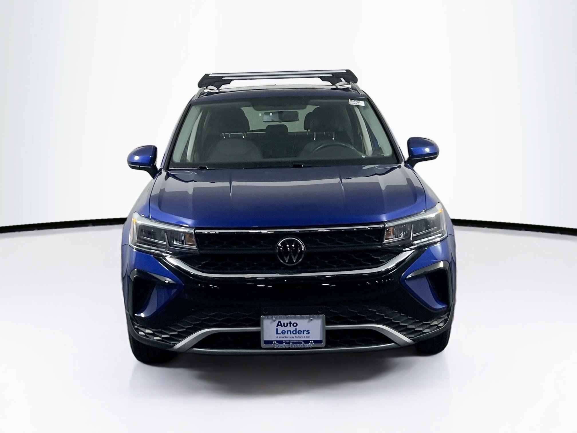 Used 2022 Volkswagen Taos SE image 2