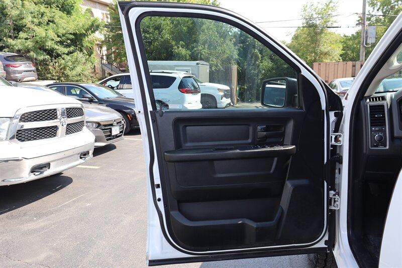 Used 2019 RAM 1500 Tradesman w/ Chrome Plus Package AWD/4WD image 18