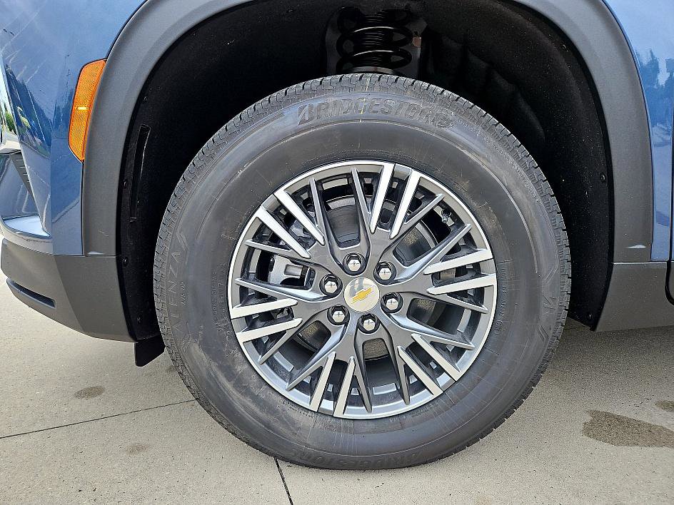 New 2026 Chevrolet Traverse LT w/ Driver Confidence Package image 8