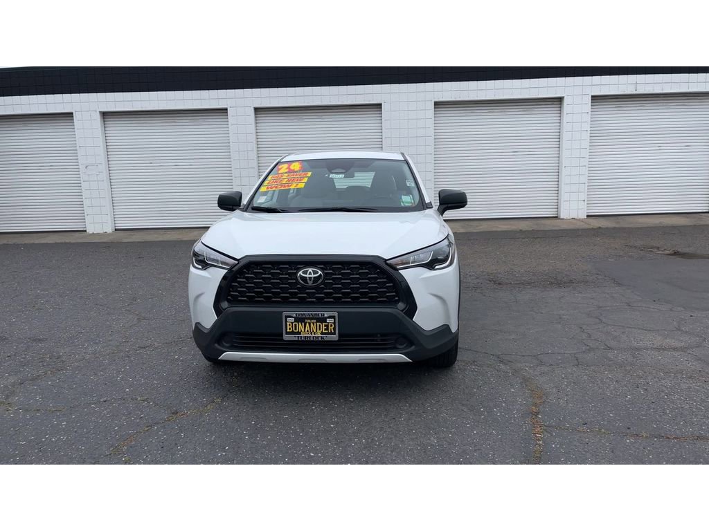 Used 2024 Toyota Corolla Cross L image 6
