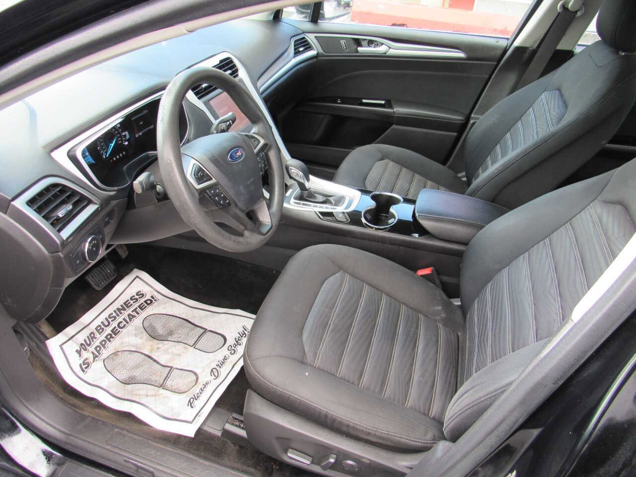 Used 2016 Ford Fusion SE image 13