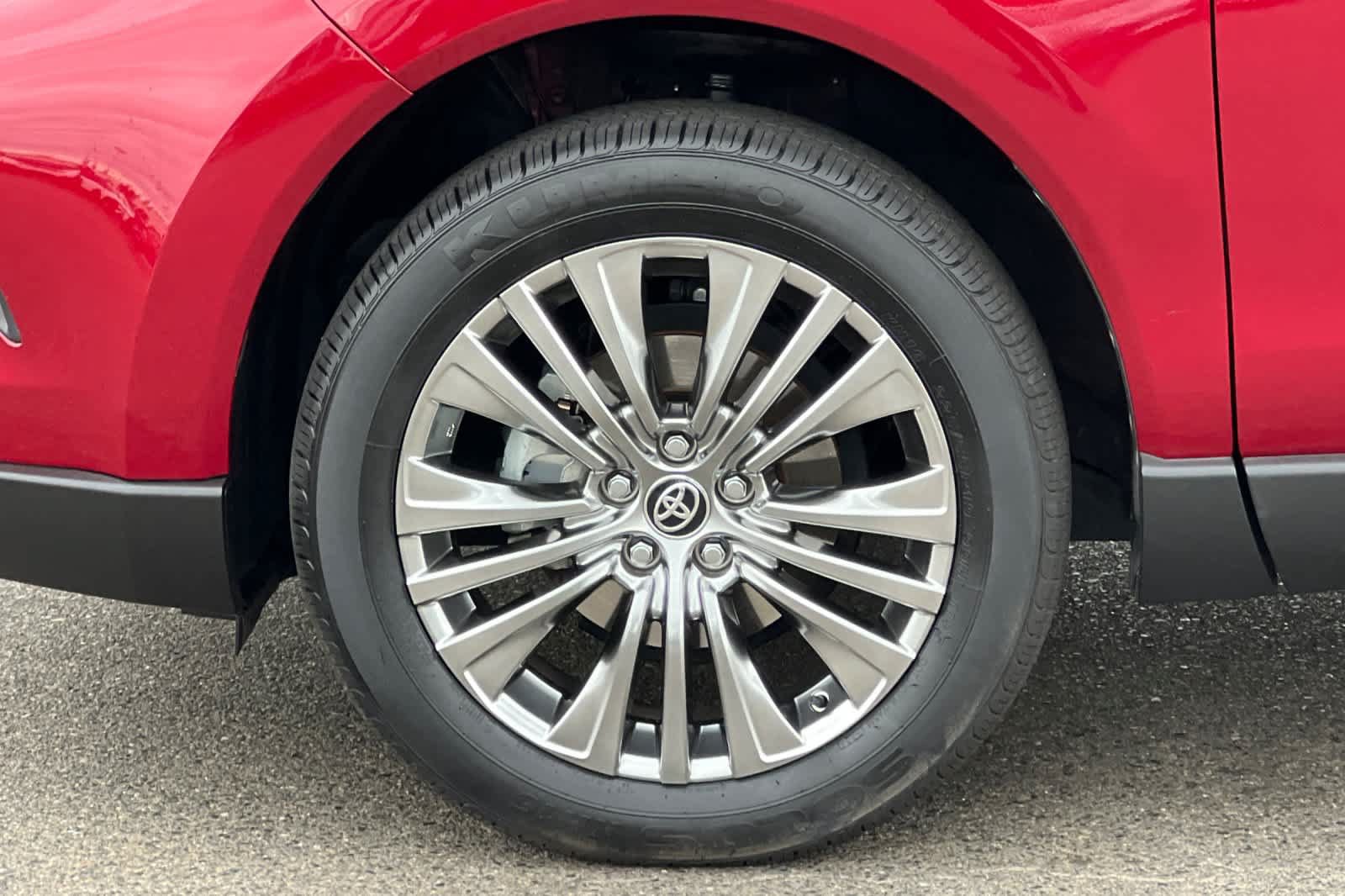 Certified 2023 Toyota Venza XLE AWD/4WD image 31