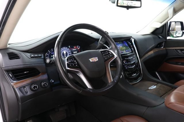 Used 2019 Cadillac Escalade ESV Luxury AWD/4WD image 13