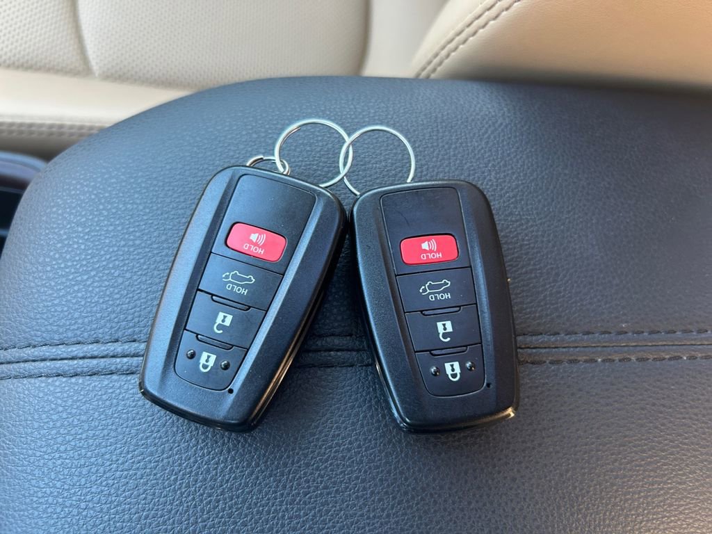 Used 2022 Toyota RAV4 Limited w/ Limited Grade Weather Package image 33