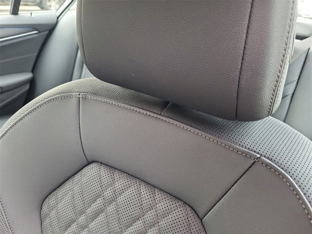 Used 2022 BMW 530e xDrive 530e iPerformance w/ Premium Package image 19