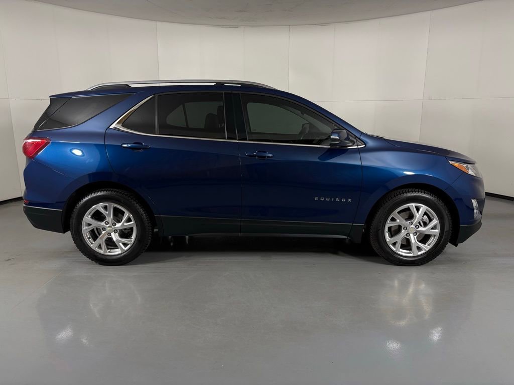 Used 2019 Chevrolet Equinox LT w/ Sun & Navigation Package image 11
