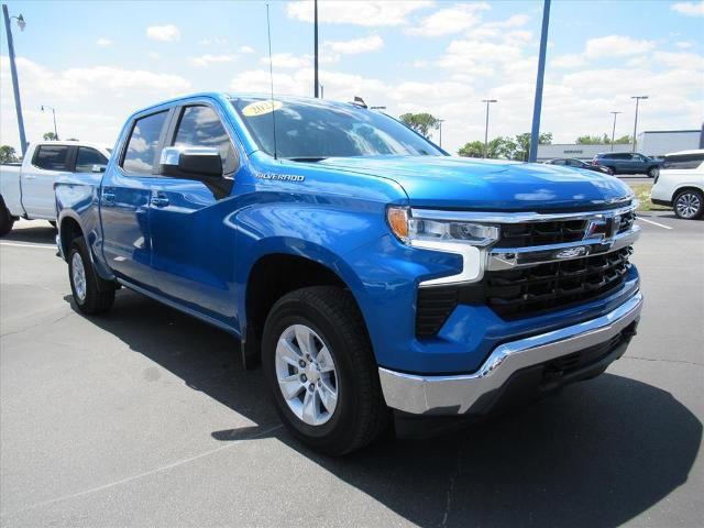 Used 2022 Chevrolet Silverado 1500 LT AWD/4WD image 3
