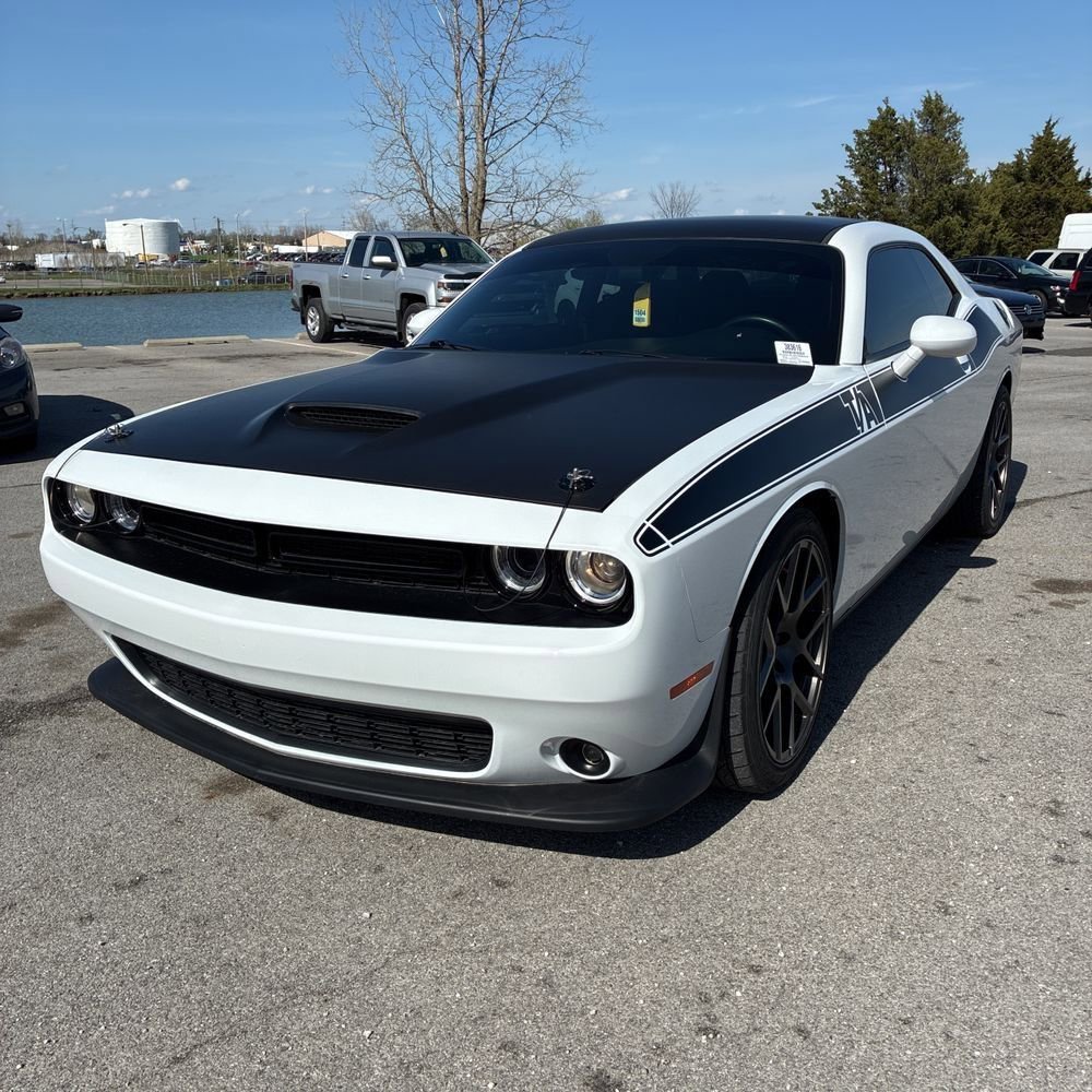 Used 2019 Dodge Challenger R/T w/ T/A Package RWD image 2