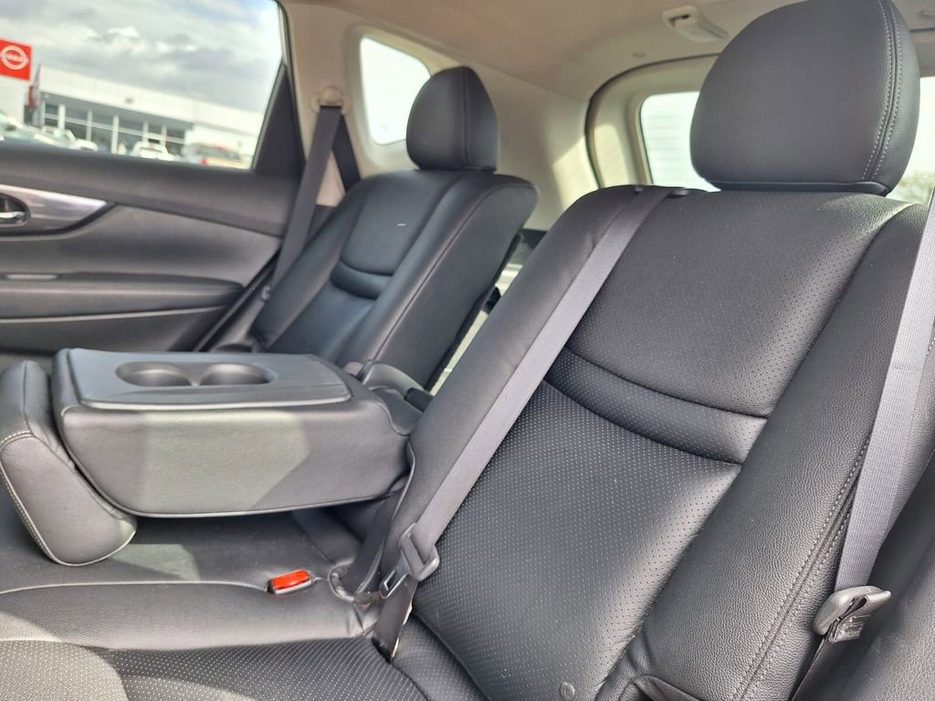 Used 2018 Nissan Rogue SV image 21