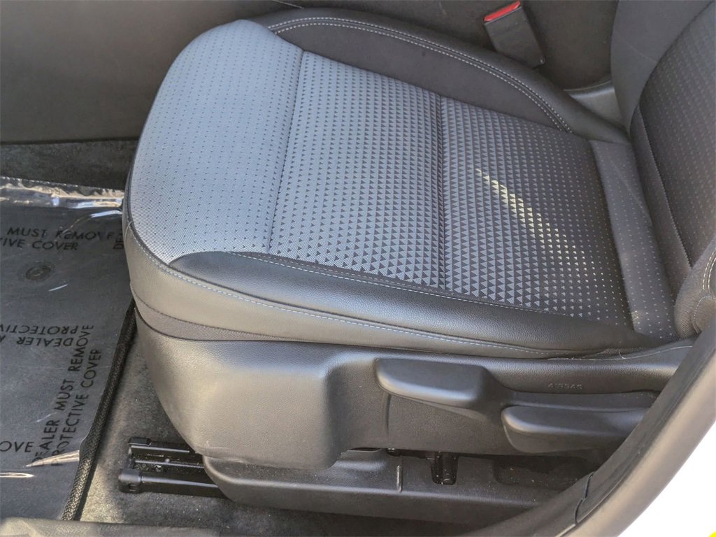 Used 2025 Chevrolet Trax LT w/ LT Convenience Package image 15