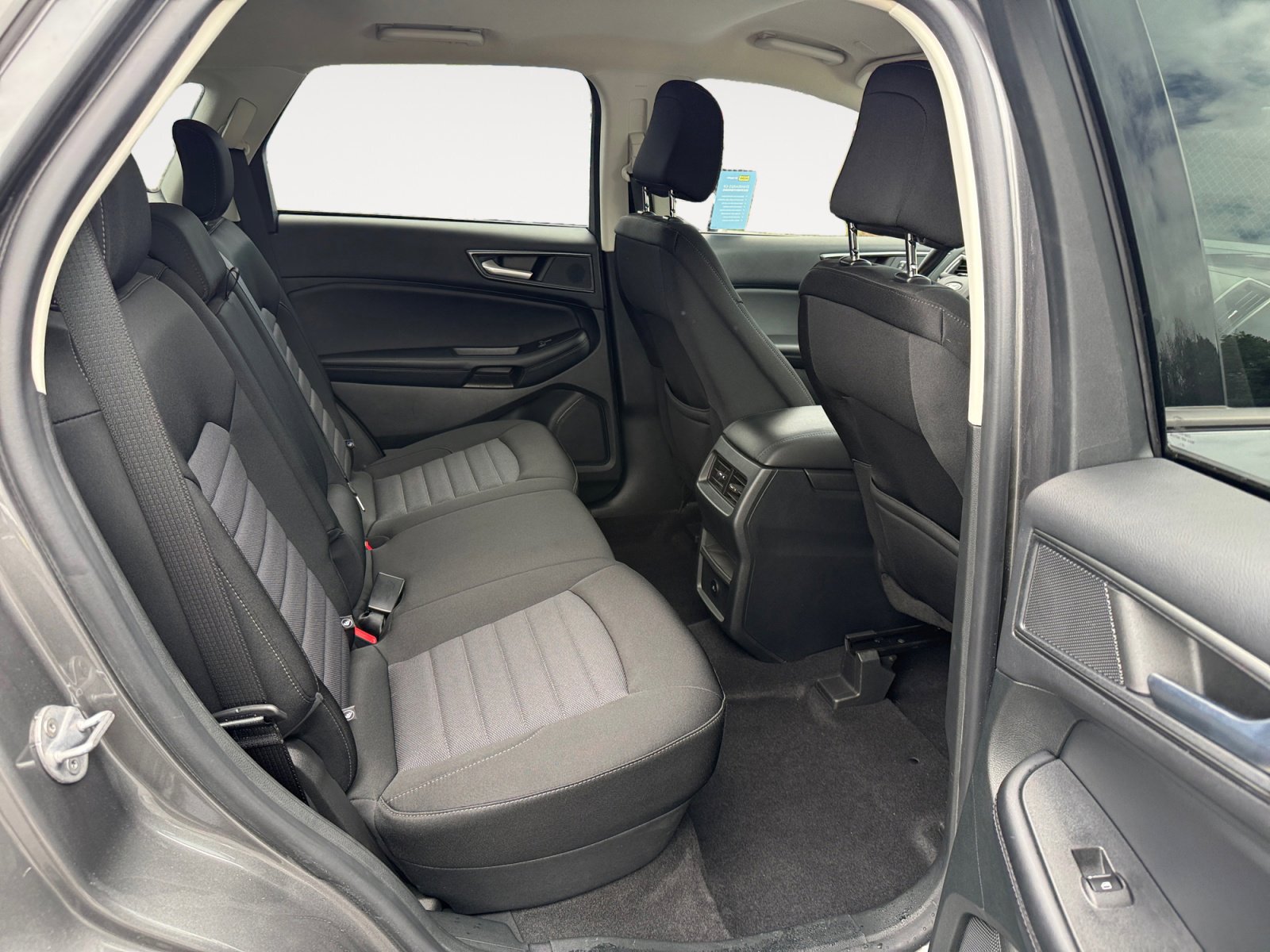 Certified 2023 Ford Edge SE w/ Black Appearance Package AWD/4WD image 18