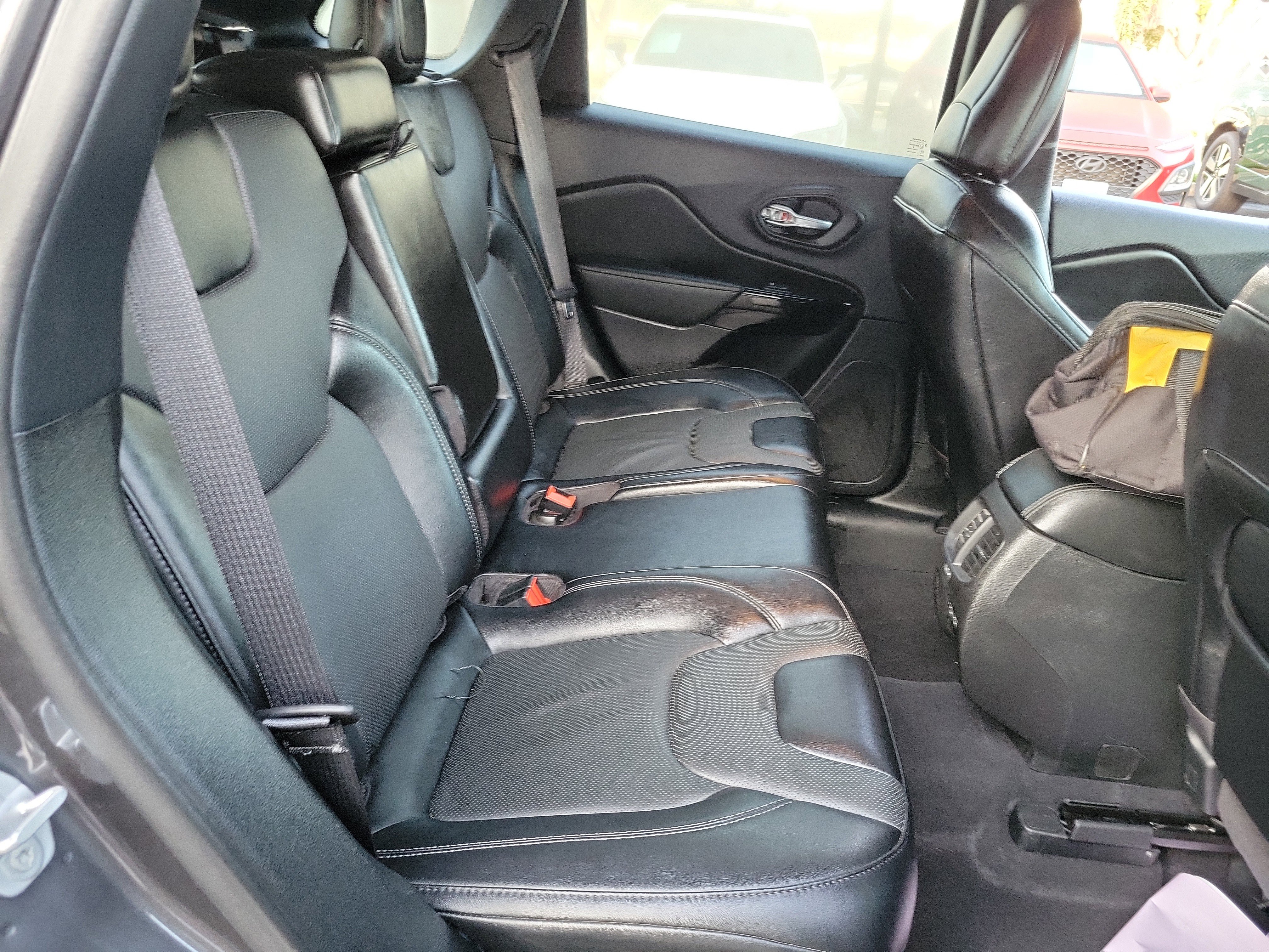 Used 2023 Jeep Cherokee Altitude Lux AWD/4WD image 22