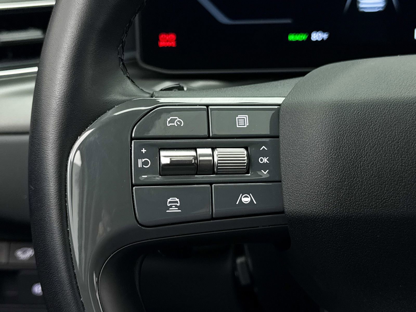 Used 2024 Kia EV9 Wind image 38