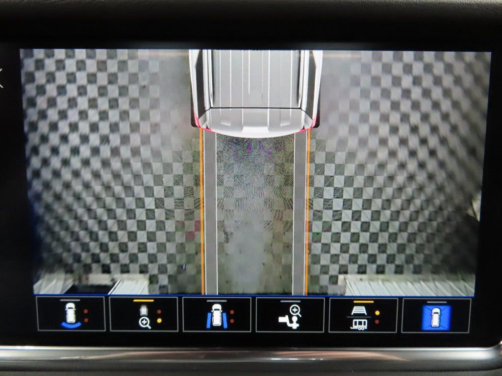 Used 2024 GMC Yukon XL Denali image 18