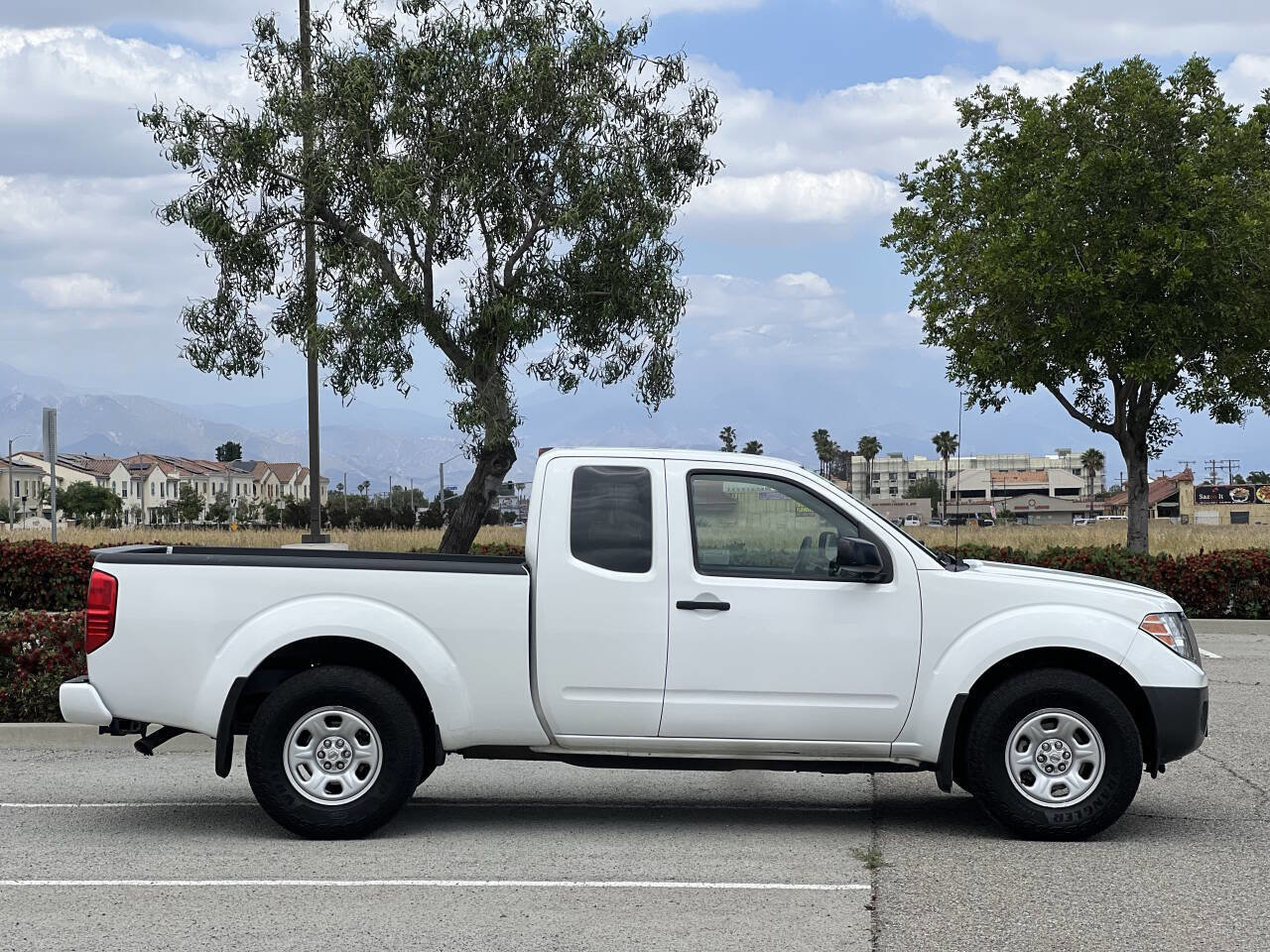 Used 2021 Nissan Frontier S w/ S Utility Package image 5