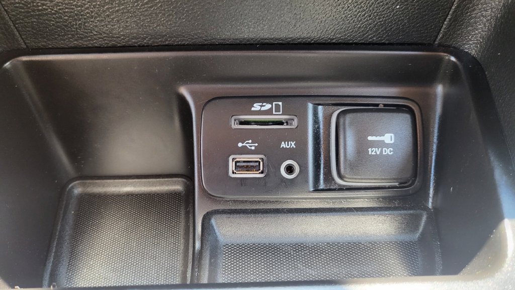 Used 2016 Jeep Cherokee Sport FWD image 34