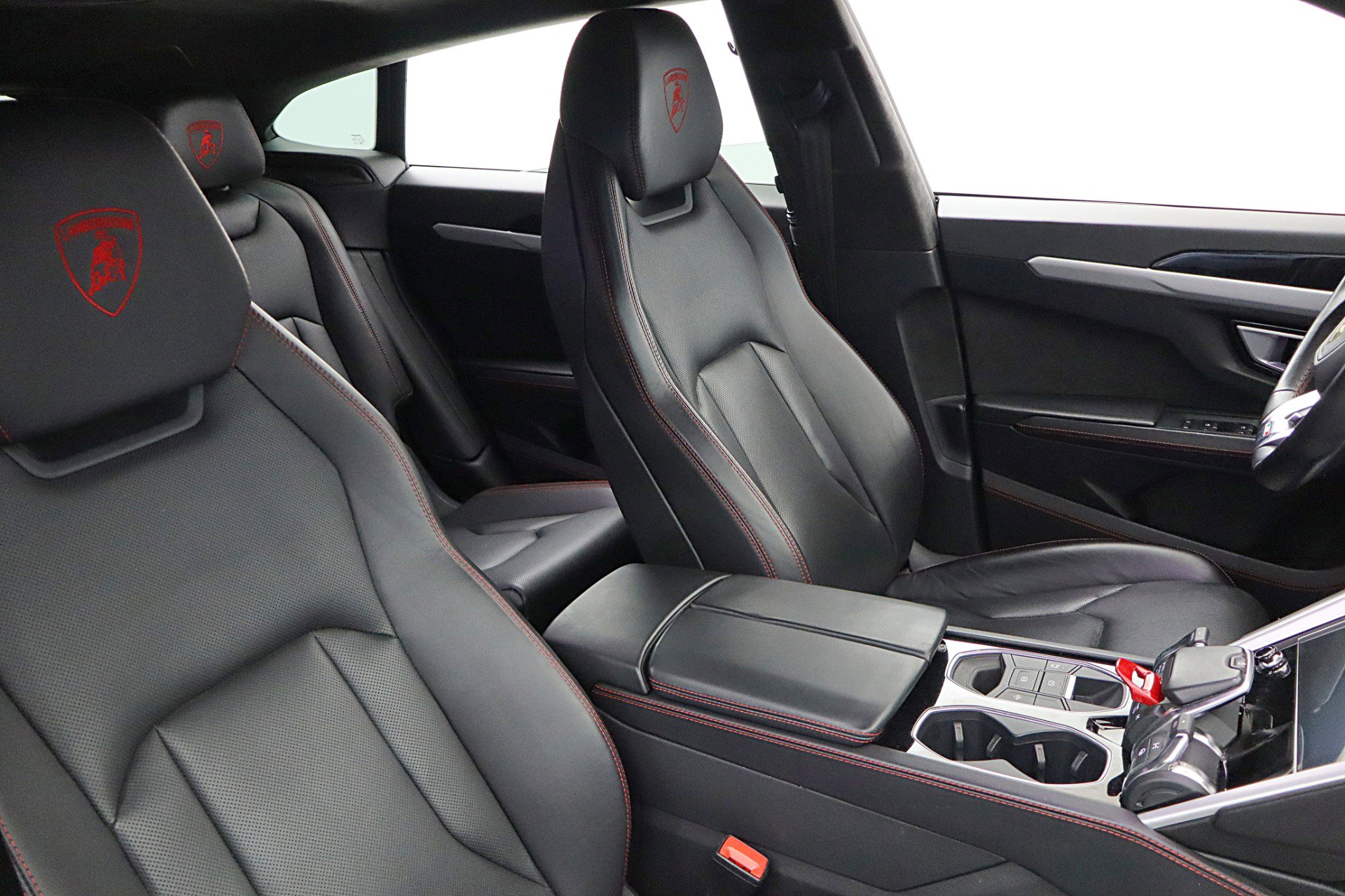 Used 2020 Lamborghini Urus AWD/4WD image 36