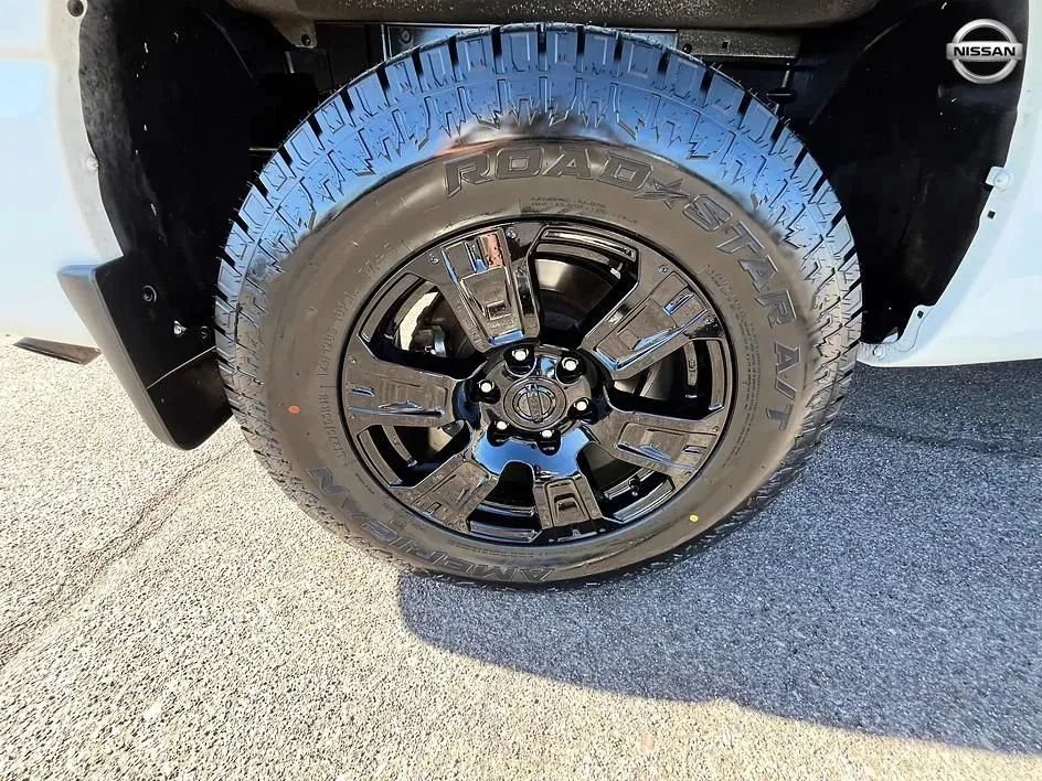 Used 2017 Nissan Titan S AWD/4WD image 17
