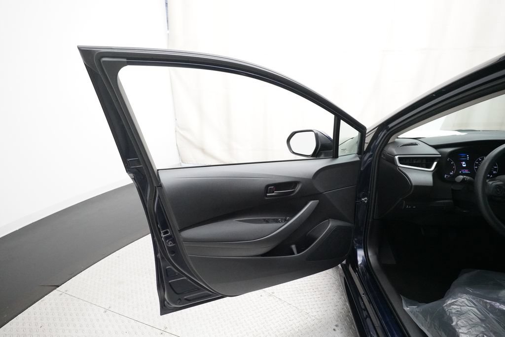 Used 2023 Toyota Corolla LE FWD image 27