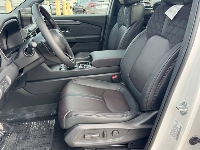 New 2026 Honda Pilot Black Edition image 15
